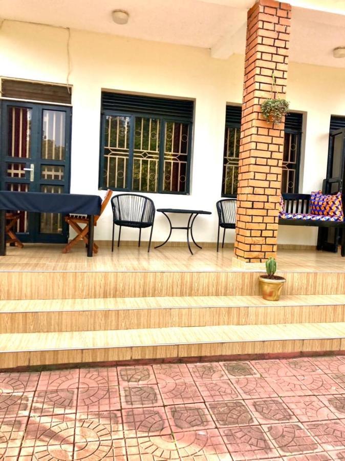 Okra House Hotel Entebbe Exterior foto